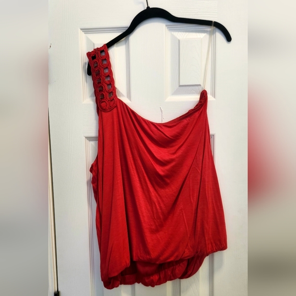 One Shoulder Top - Picture 2 of 3